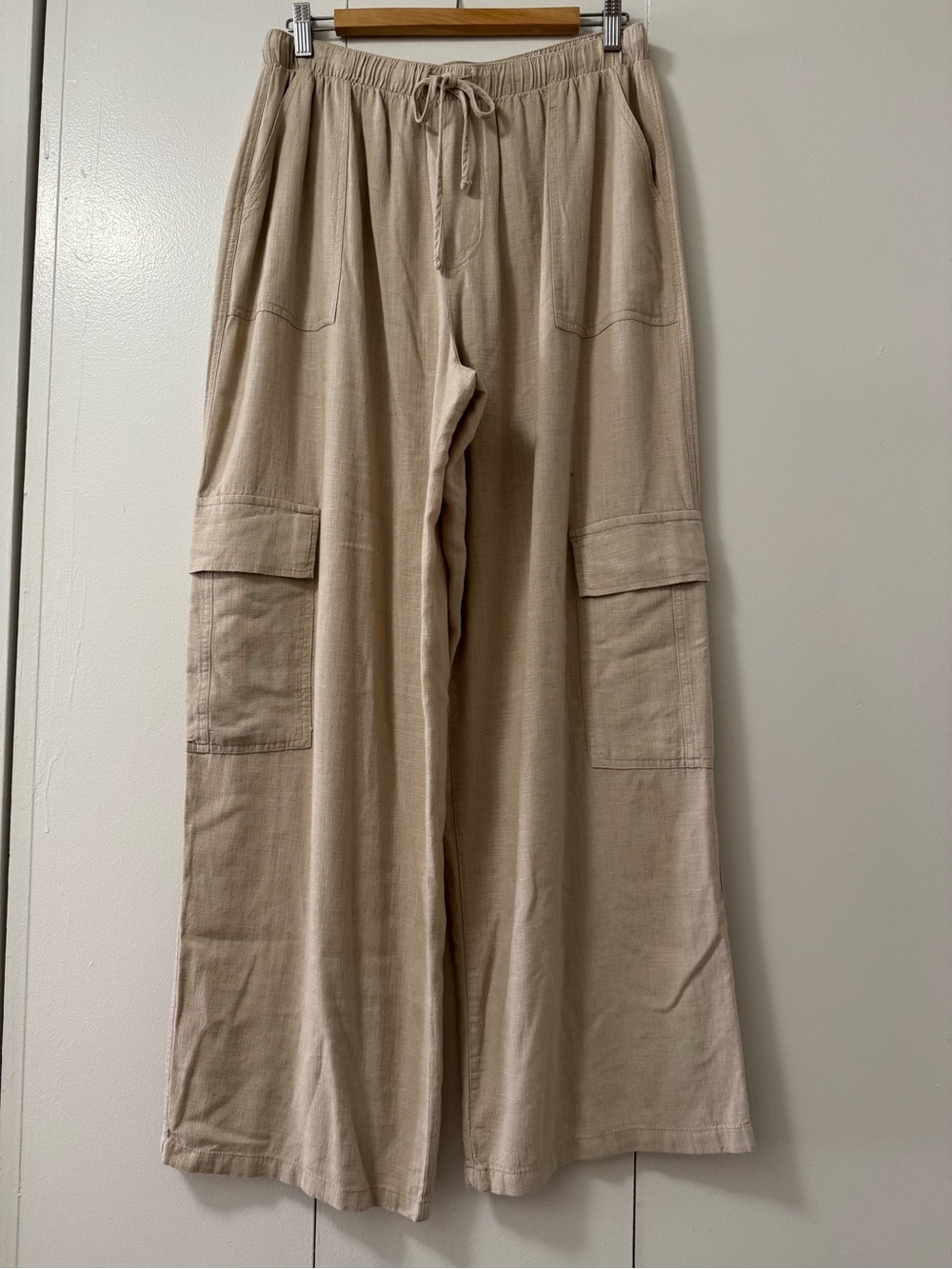 Wide-Leg Linen Cargo Pants